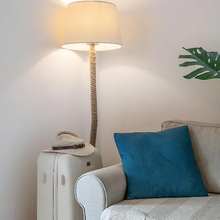 Breeze One Bedroom By Blupine Athen